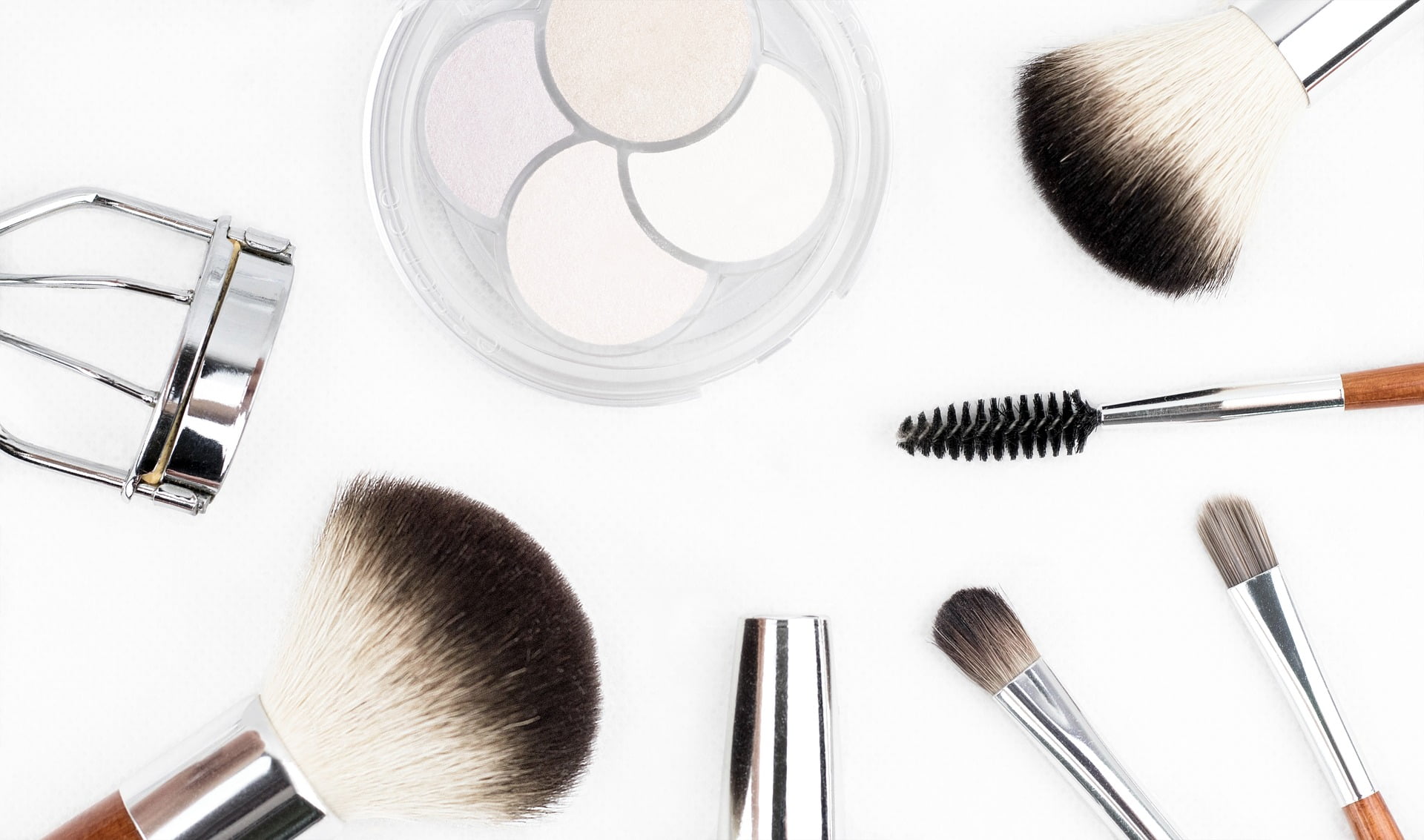 makeup-brush-1768790_1920 makeup-brush-1768790_1920